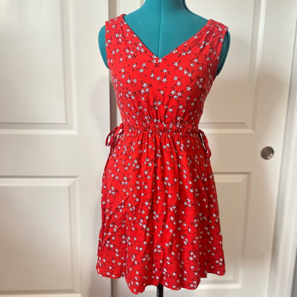 Mercer & Madison red floral dress with pockets! Size 2